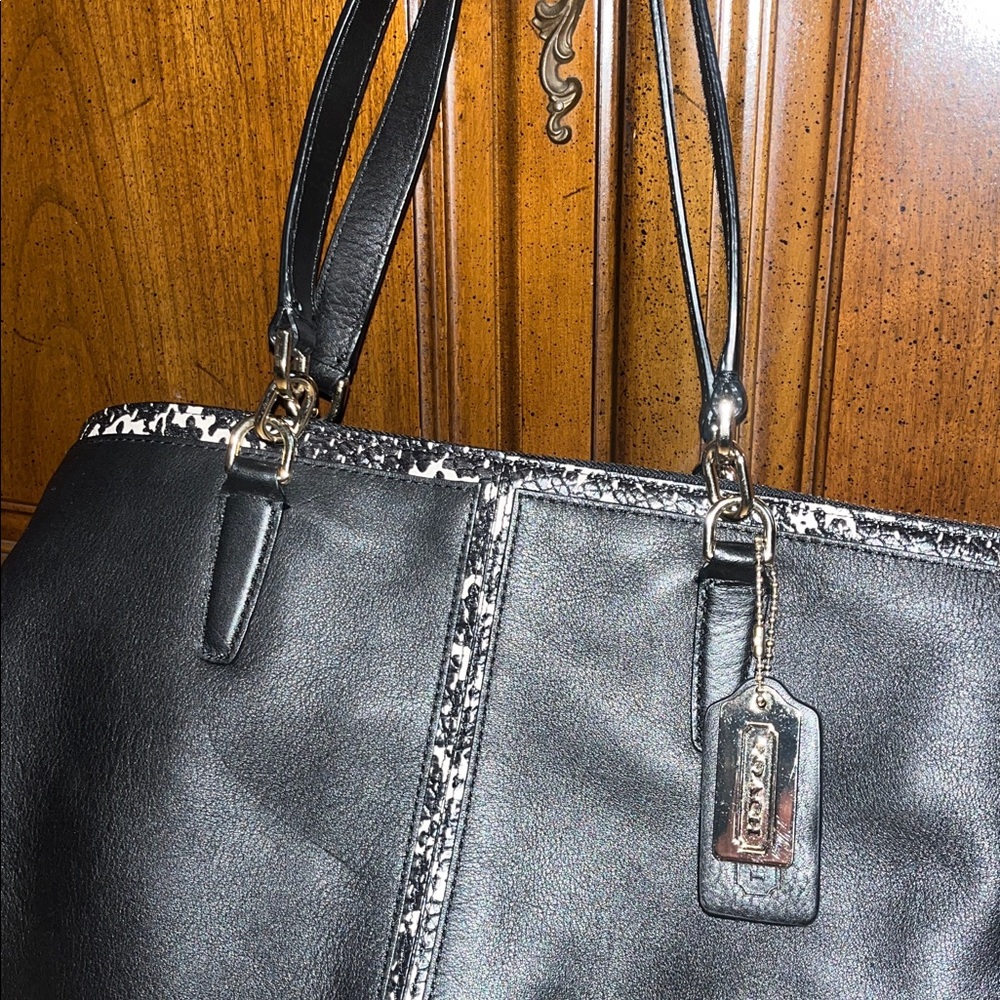 Coach Bleecker Cooper satchel in two-tone black gold python-embossed leather - Picture 3 of 10
